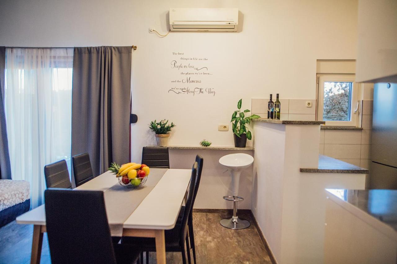 Apartments Essentia Podstrana Exterior photo