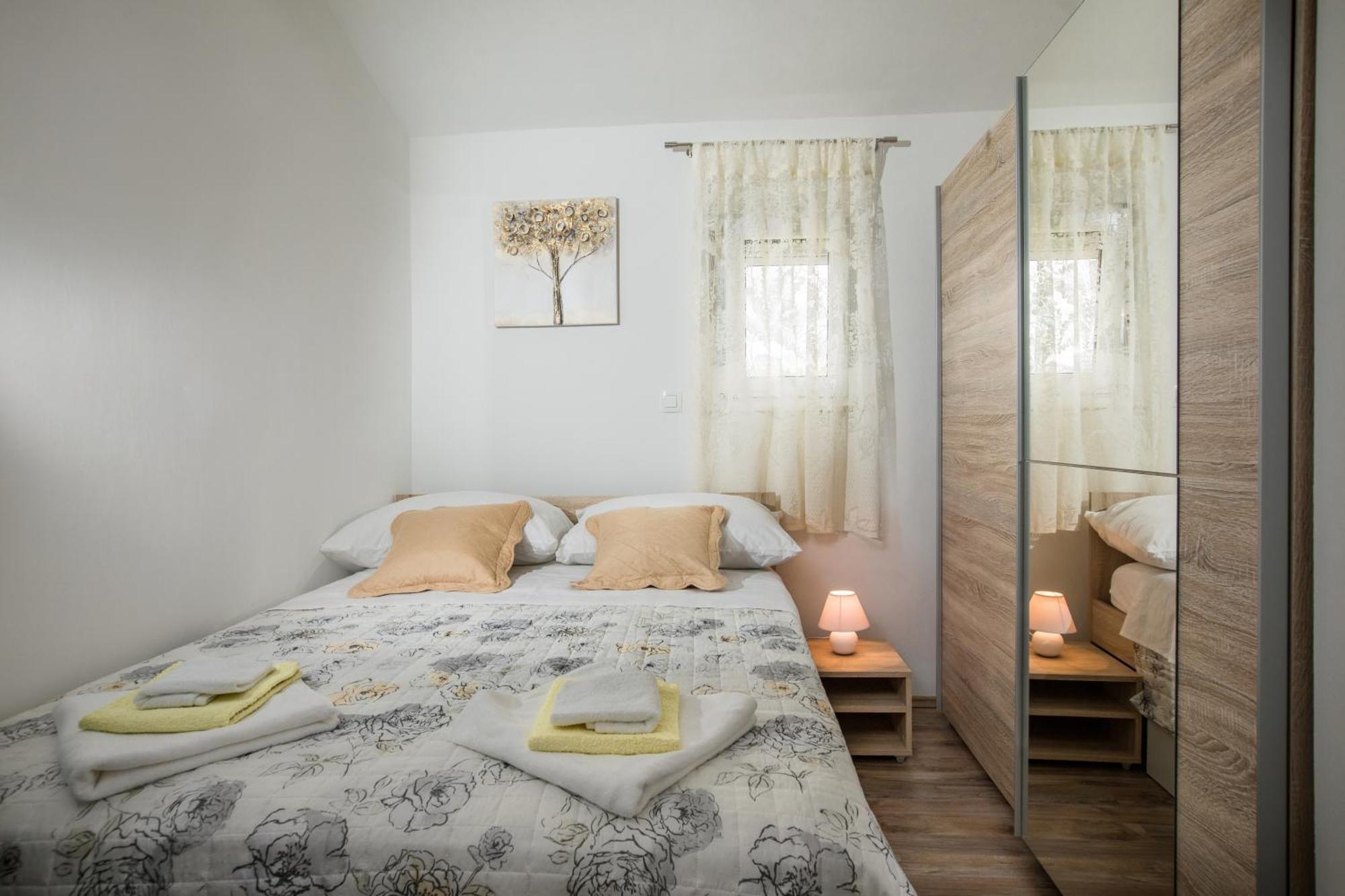 Apartments Essentia Podstrana Exterior photo