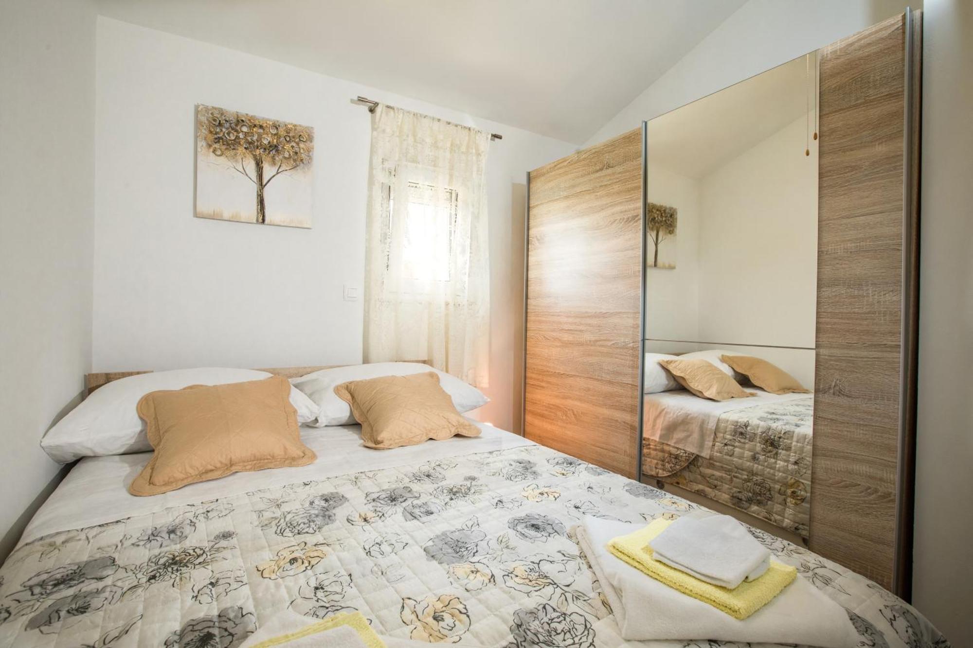 Apartments Essentia Podstrana Exterior photo