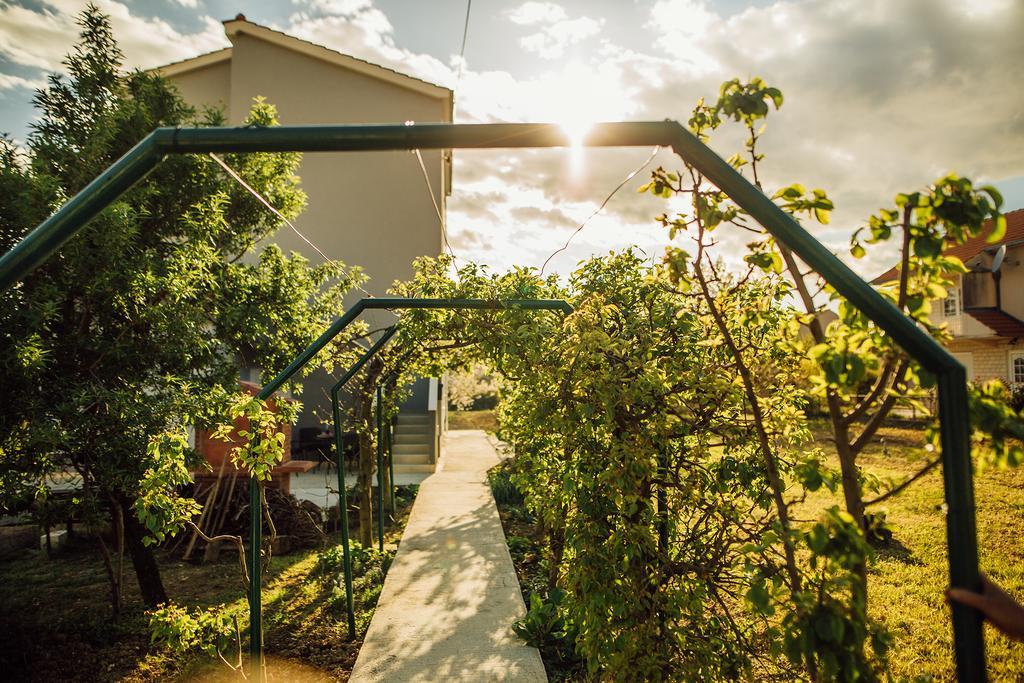 Apartments Essentia Podstrana Exterior photo